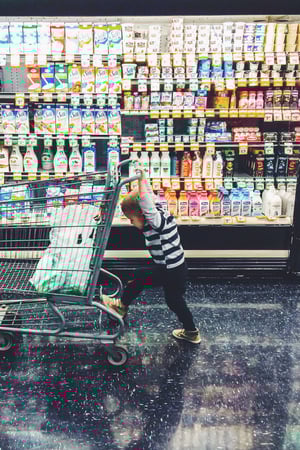 kid-shopping-in-a-grocery-store_t20_3JYX12